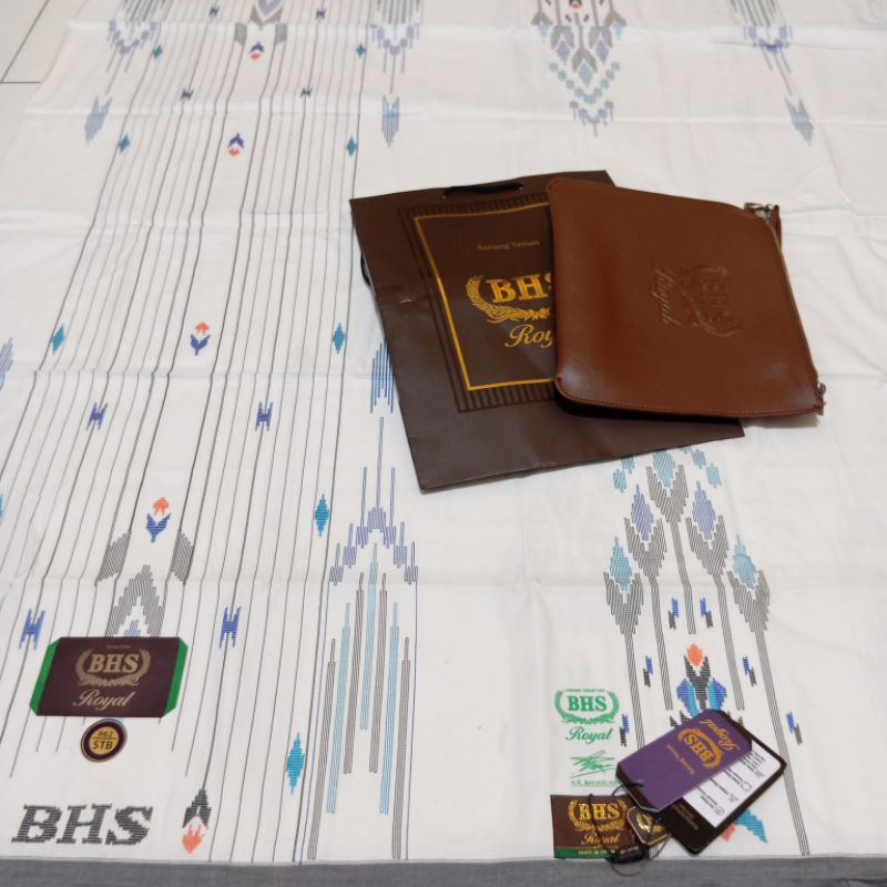 Sarung Bhs Royal STA / STB Putih Gold Dompet