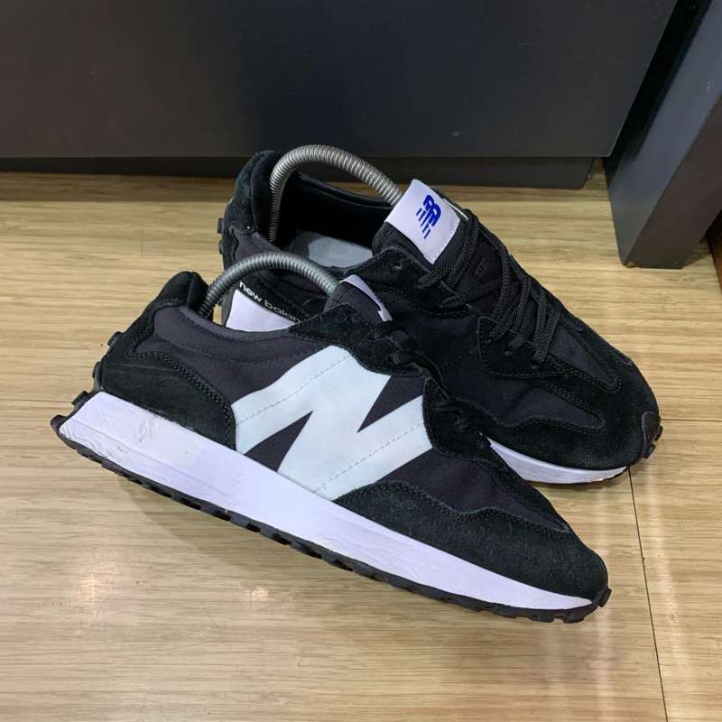 NB 327 BLACK WHITE USED