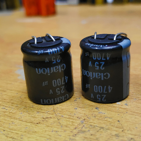 CAPASITOR ELCO 4700UF 25V clarion/elna