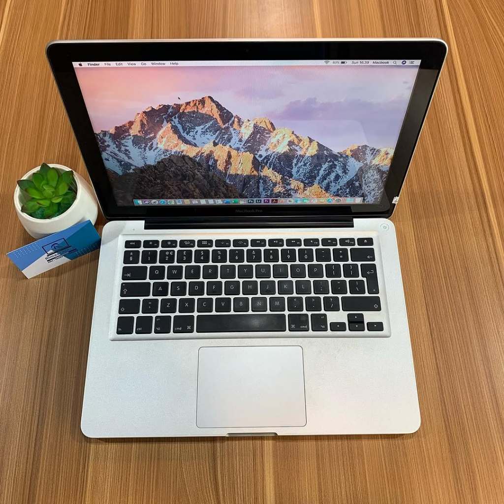 MACBOOK PRO 2011 CORE i5 RAM 4GB SSD 128GB SECOND/BEKAS