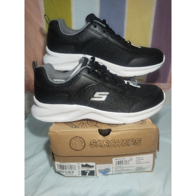 sepatu skechers pria ukuran 40
