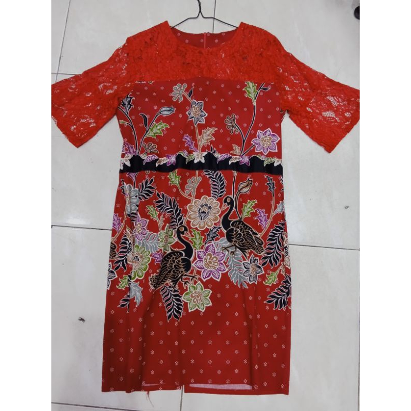 DRESS BATIK DRESS CHEONGSAM MOTIF BATIK WARNA MERAH KREM KERAH SHANGHAI BAHAN BATIK STRETCH TEBAL MI