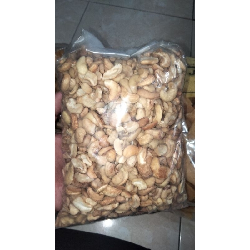 

Kacang Mete Mentah Pecah Wonogiri