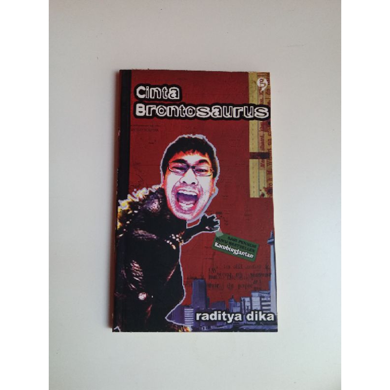 Buku Bekas Cinta Brontosaurus