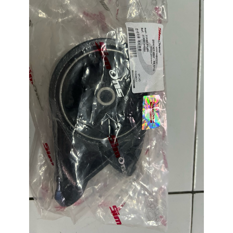 Engine mounting belakang Hyundai Trajet