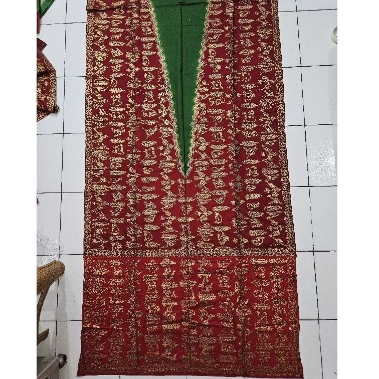 Kain Batik Tulis Prada emas warna merah Handmade