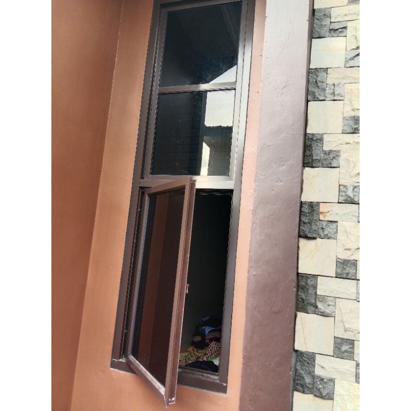 Jendela casmen aluminium partisi kaca mati