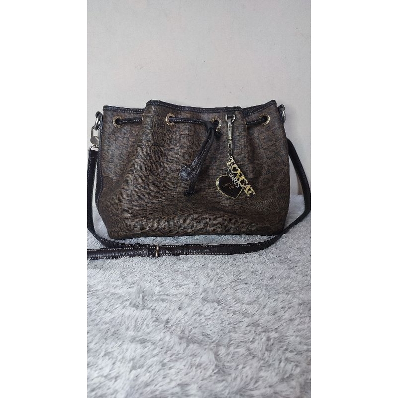 SALE- Sling bag serut LOVCAT