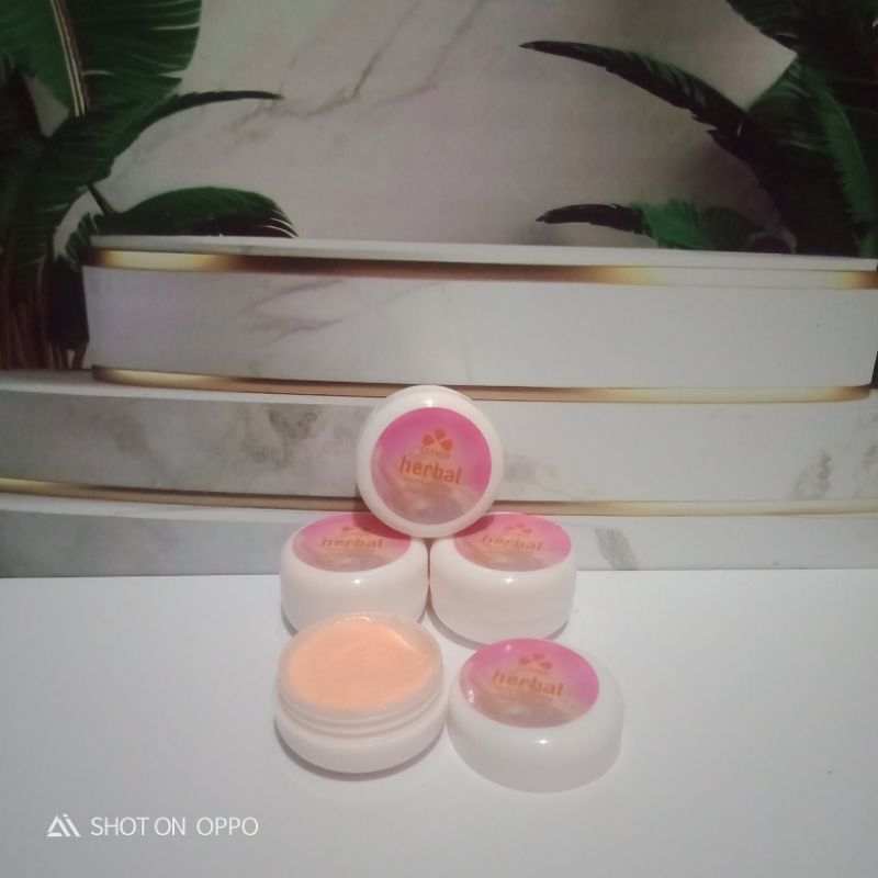 CREAM ESTHER HERBAL ORIGINAL WHITENING//CREAM ESTHER HERBAL MOIST WHITENING PEARL CREAM DIJUAL ECERA