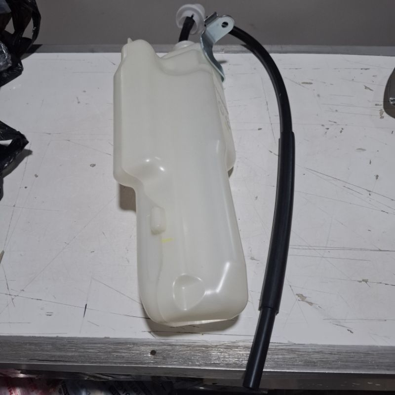TABUNG CADANGAN AIR RADIATOR TABUNG AIR RADIATOR AVANZA XENIA 2022 2023 2024 ORIGINAL