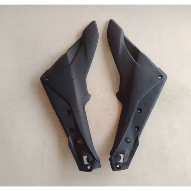 cover tutup aki motor cb150r old bekas/second original copotan