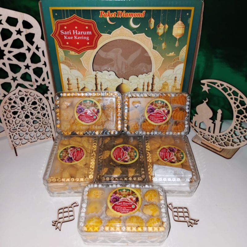 

HAMPERS KUE KERING LEBARAN DIAMOND SARI HARUM ISI 6 TOPLES