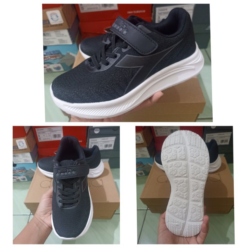 Sepatu Hitam Anak Diadora Original