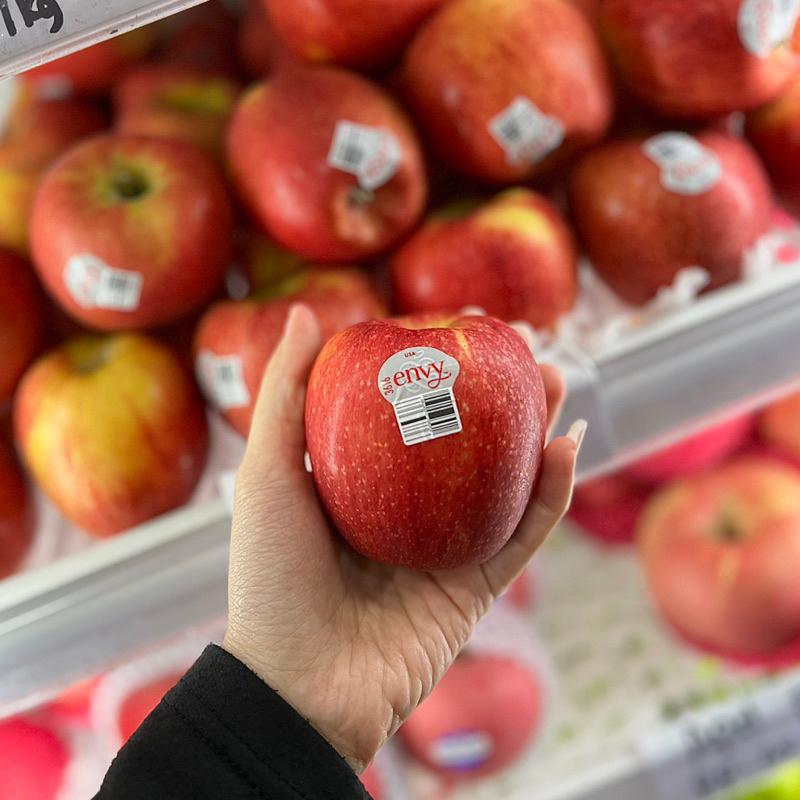 

APEL ENVY 1 KG | BUAH APPLE FRUIT MANIS PREMIUM