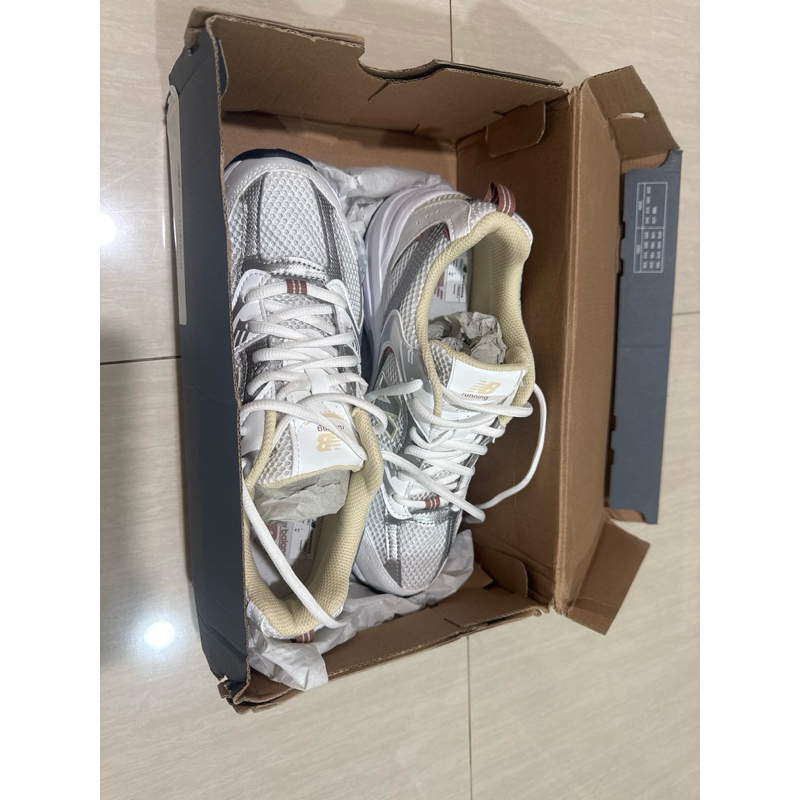 sepatuNB530