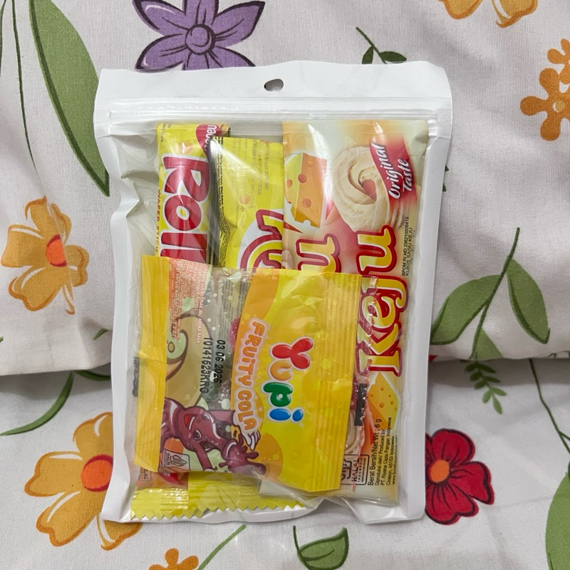 

Mini Gift Snack / Mini Hampers / Ide Gift Hampers / Snack promo / Mini Gift Snack - KUNING