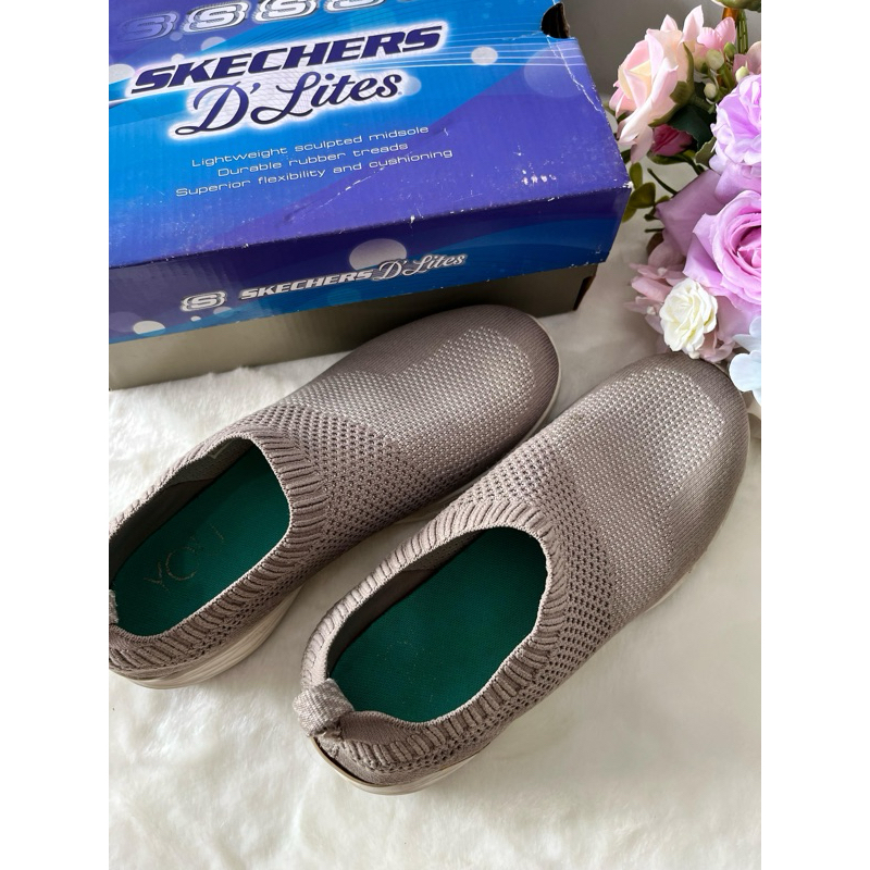 sepatu skechers ukuran 38 preloved