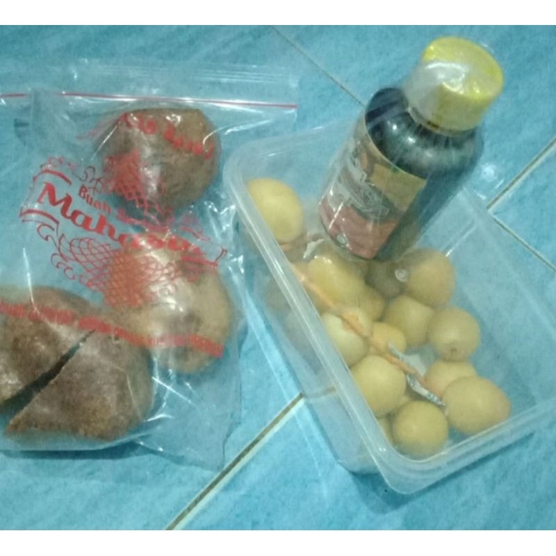 

1/4 Buah Zuriyat + Madu + 1/4 Kurma Muda