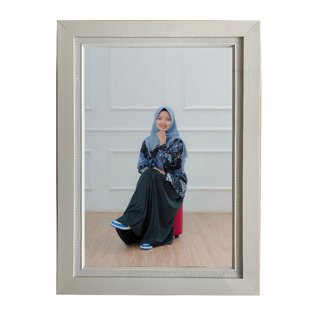 Cetak foto  prewedding ukuran 16R 40x50 cm plus bingkai pigura minimalis tanpa kaca