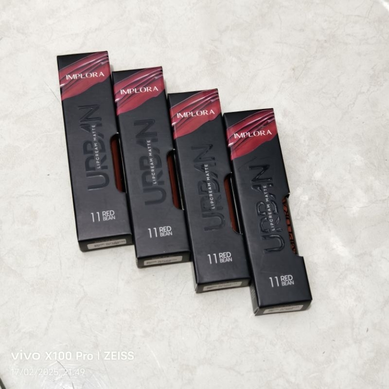 Lipcream matte implora no.11 Red Bean