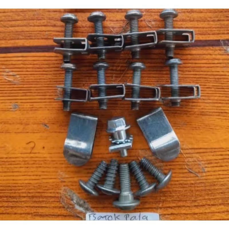 Baut lengkap batok kepala Honda Revo 110 Baut lengkap batok kepala Honda Revo 110Baut lengkap batok 