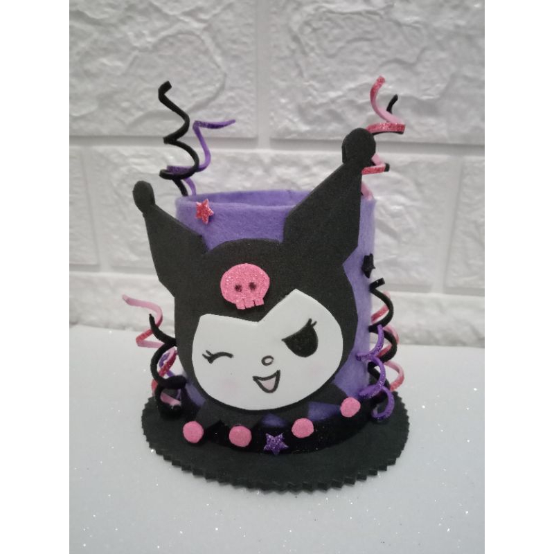 

tempat pensil dari kaleng bekas karakter kuromi