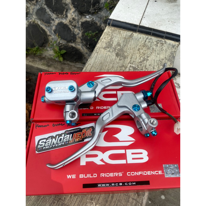 MASTER REM RCB KOTAK SILVER BAUT TITANIUM MASTER REM RCB KOTAK BAUT TITANIUM MASTER REM RCB E2 DAN E