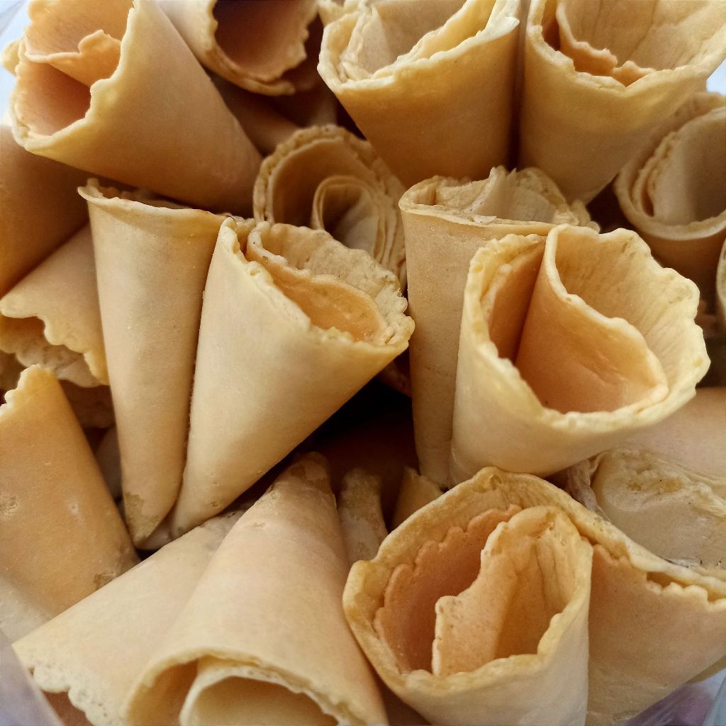 

Snackkings semprong kerucut manis kemasan kiloan