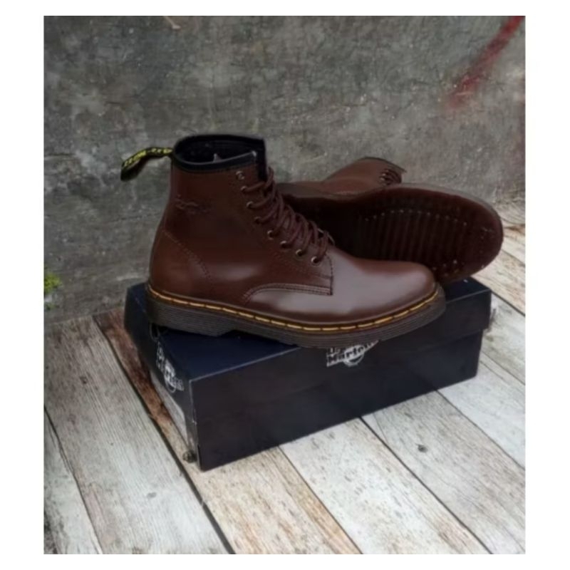 Preloved sepatu dokmart boots dr marteen unisex
