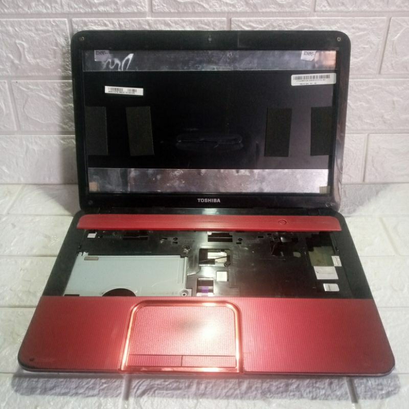 Casing body kesing case toshiba satelite c840 series c800 l840 minus ori