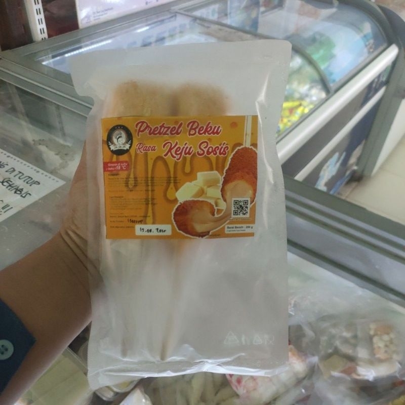 

Pretzel/corndog isi 2 pcs