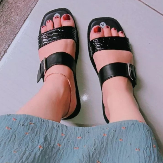 Sandal FLat Shoes Crocs Black Ukuran Jumbo Besar Big Size XL 41 42 43 44