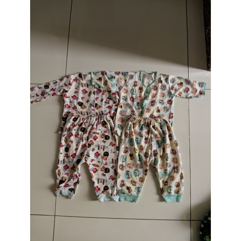 

setelan bulanan dapat 2 set