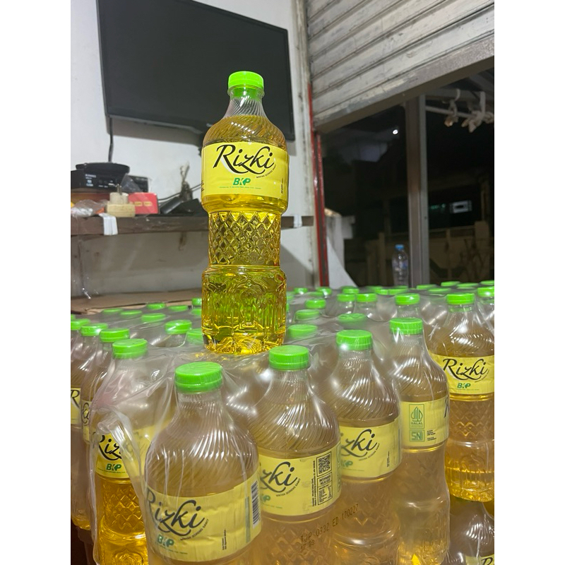 

minyak goreng Rizki 800ml isi 12pcs