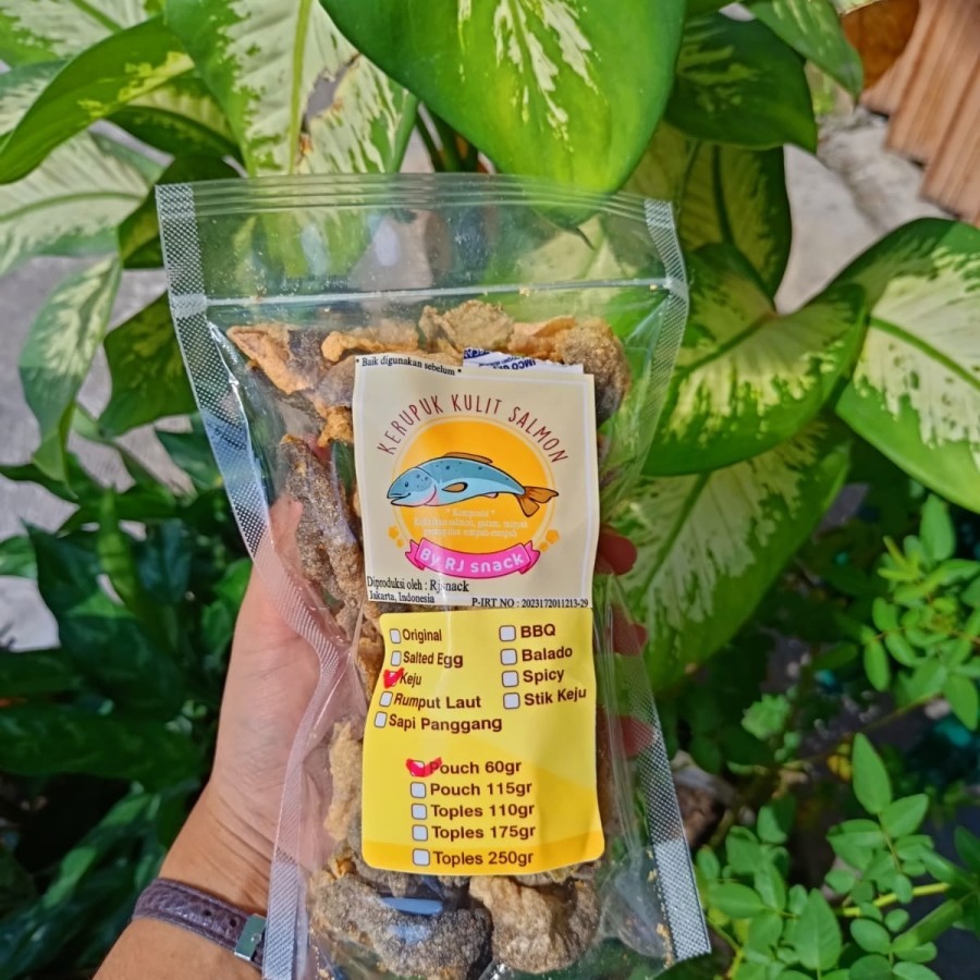 

Keripik Kulit Ikan Salmon Kemasan Pouch 60gr Fish Skin Rasa Keju