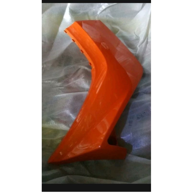 1s7 f8311 00 p2 original YGP Yamaha genuine part NOS bok cover body samping ebek sayap luar kiri Jup