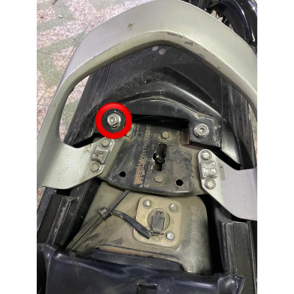 BAUT SAMBUNGAN BODY ( 1 BAUT ) MODEL 2 KUNCI YAMAHA NOUVO Z LELE VIETKONG ELEGANCE LX SX KARBU TAHUN