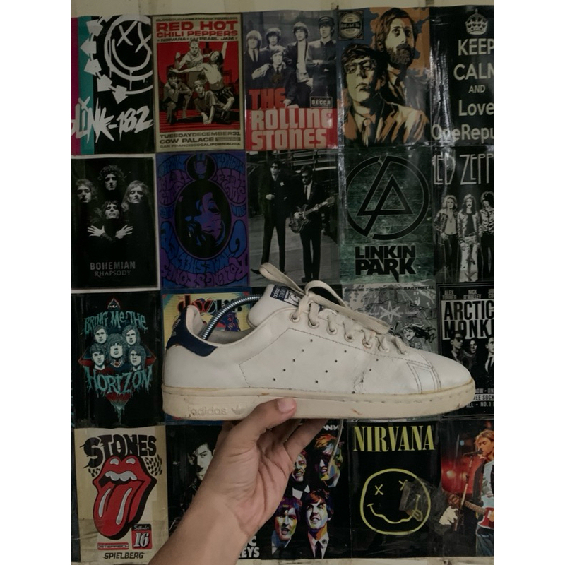 sepatu stan smith