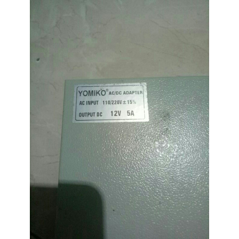 ADAPTOR CCTV AC/DC. AC INPUT 110/220V +_ 15% OUTPUT DC 12V 5A