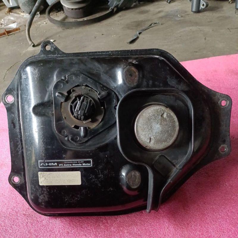 Tengki,Tangki,Tanki Beat Karbu Kode KVY ,original bekas copotan motor