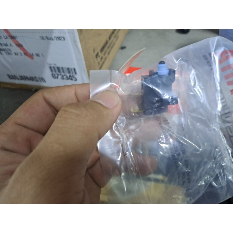 SWITCH REM BELAKANG AEROX OLD AEROX NEW B0R-H2530-10