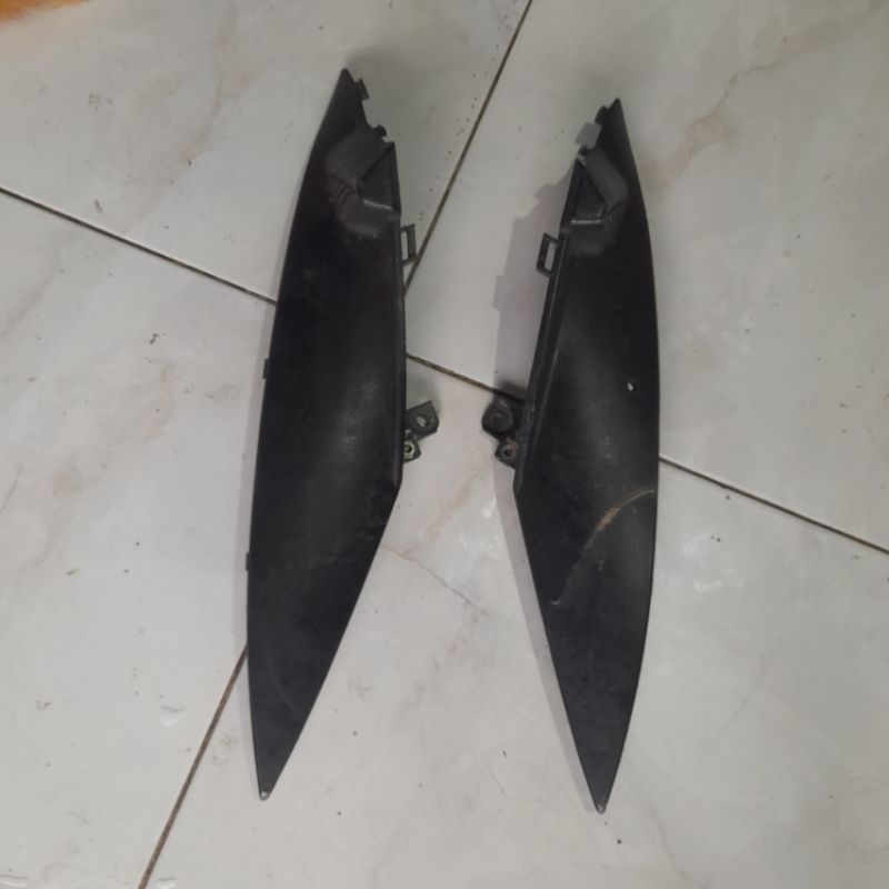 COVER SAMBUNGAN BODY TENGAH KANAN KIRI KYMCO FREE LX KONDISI BEKAS ORIGINAL