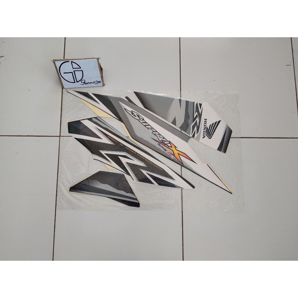 Striping Sticker Lis Honda Supra X 125 R 2011 2012 Hitam Corak Abu Putih