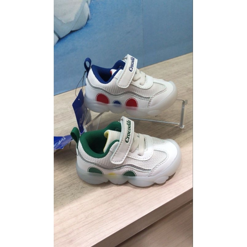 sepatu anak cowok lampu by CROCODILE