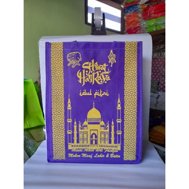 

tas lebaran (30×15×40) isi 12 pc