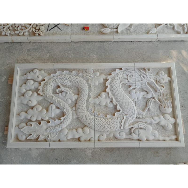 ukiran batu alam motif naga