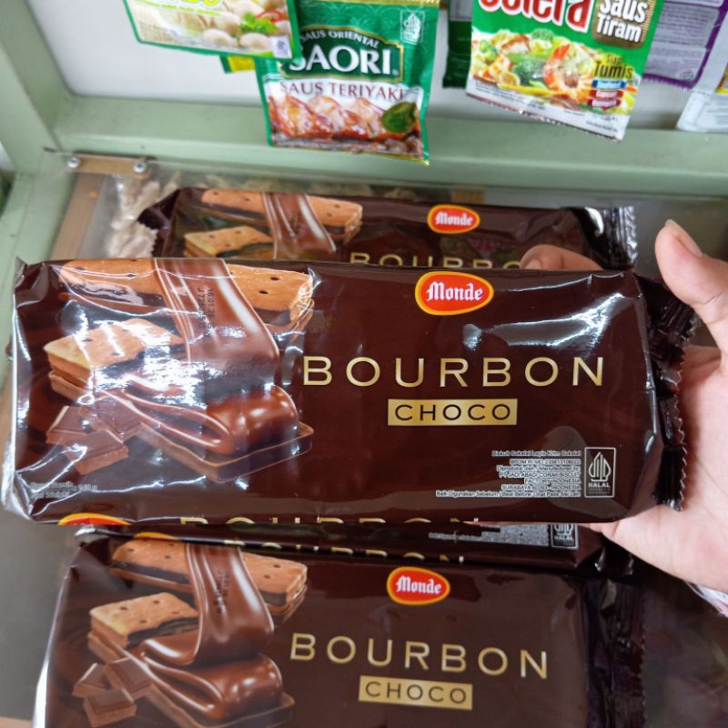 

Monde Bourbon Choco Biskuit Cokelat Lapis Krim Cokelat 140 Gram