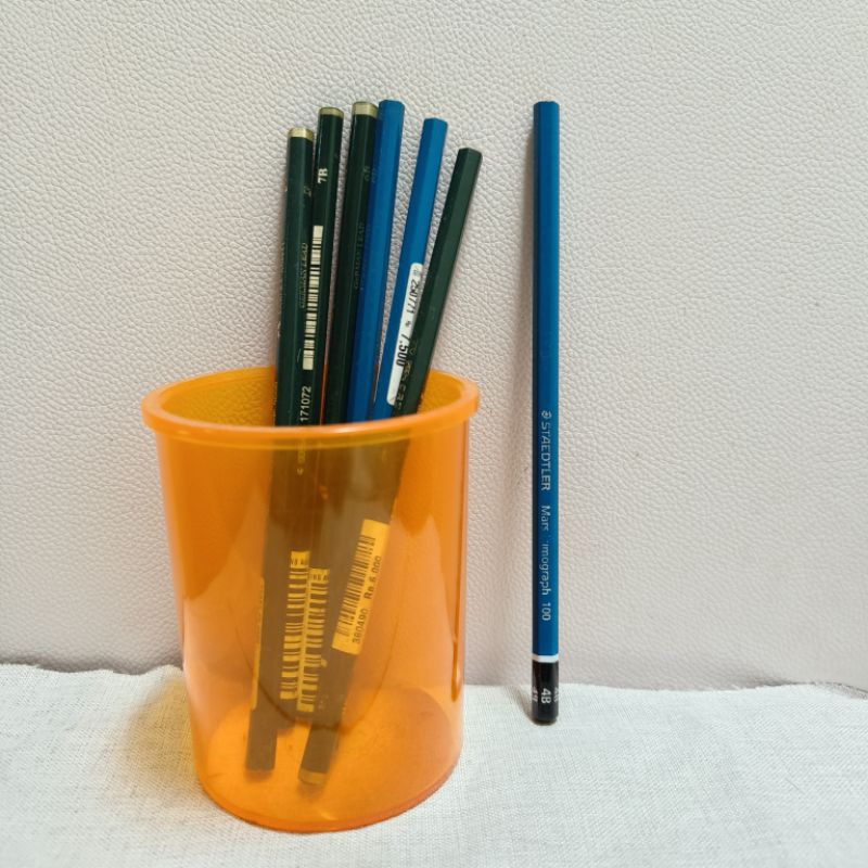 

Pensil Staedtler Mars Lumograph 100