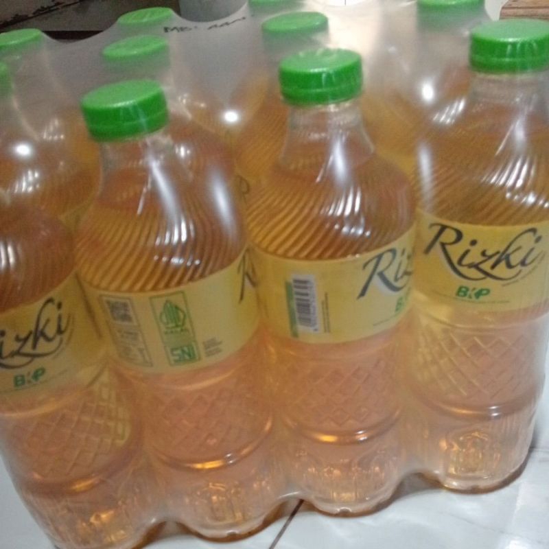 

minyak risky 800ml/slop isi 12