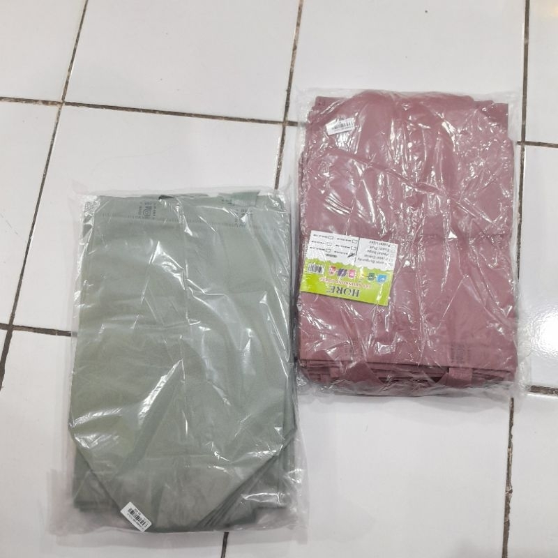 

TAS SPUNBONO HORE UK 27X24 ISI 12 PCS PERBUNGKUS/ PACK